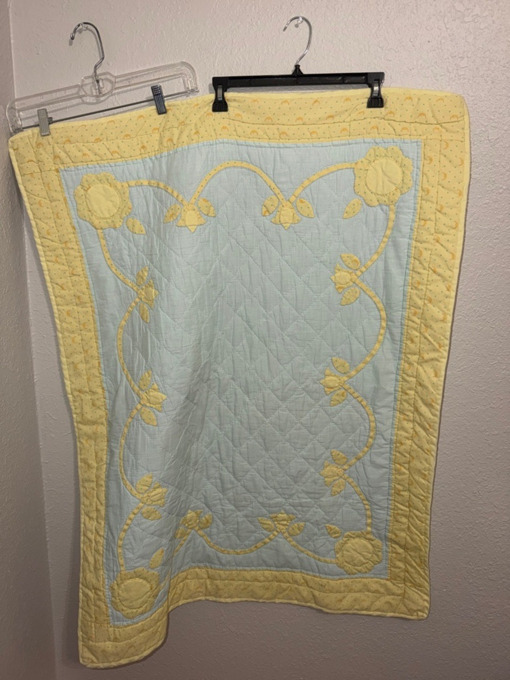 Vintage Quilt Celestial Fabric Hand Pieced Flowers Embroidered - Picture 5 of 6